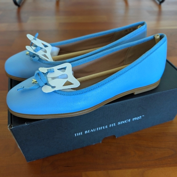 Naturalizer Light Blue Ballet Flats - Picture 1 of 3